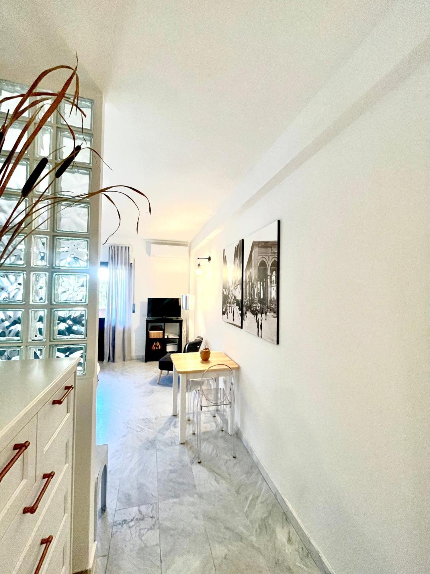 Oltrarno Hideway With Garage Apartment